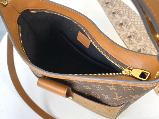 VUITTON LOUIS METIS 0713